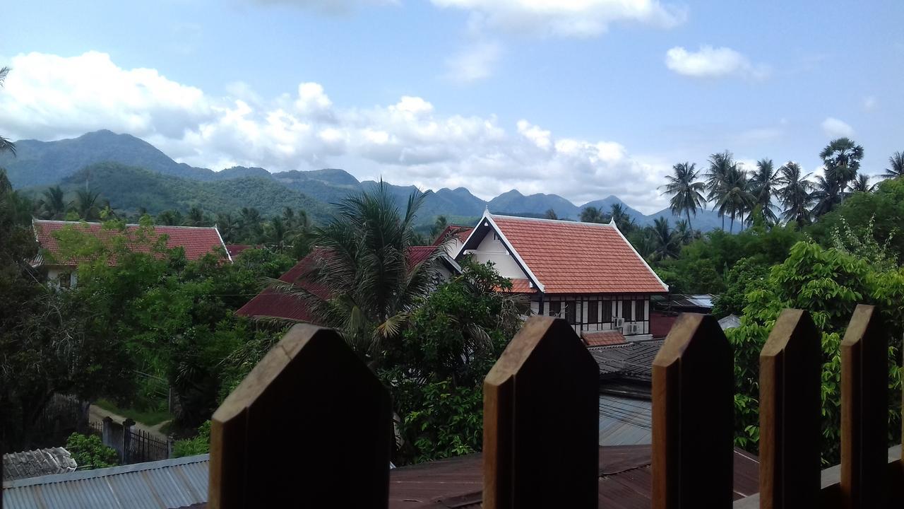 Vongprachan Backpackers Hostel Luang Prabang Bagian luar foto