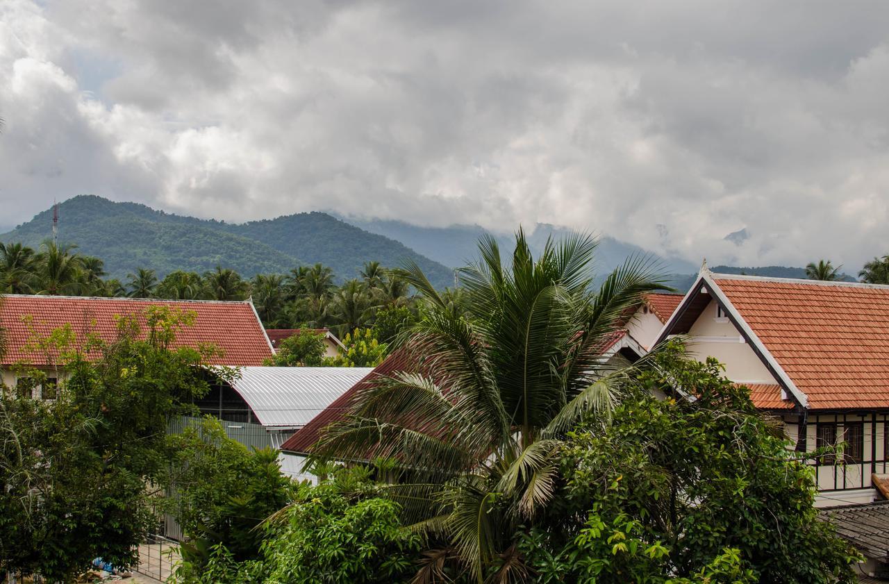 Vongprachan Backpackers Hostel Luang Prabang Bagian luar foto