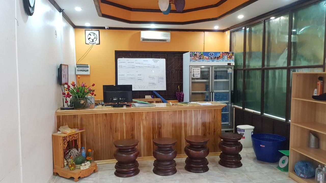 Vongprachan Backpackers Hostel Luang Prabang Bagian luar foto